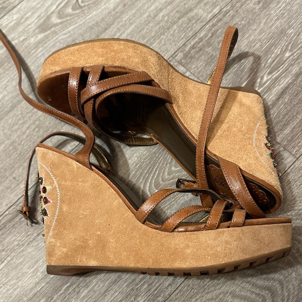 Guess Women's Ilene Wedge Sandals with Colorful Embellishments - Picture 5 of 14
